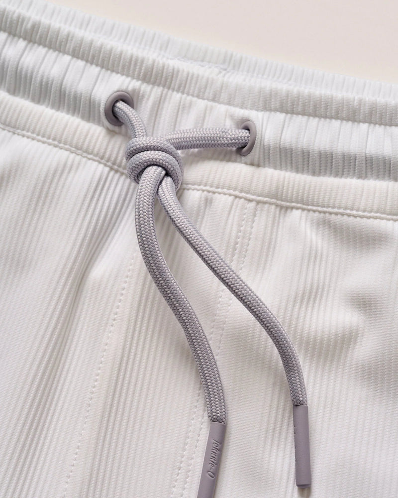 Johnnie-O Men's 7-Inch Jumpin Ribbed Knit Performance Shorts - White