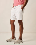 Johnnie-O Men's 7-Inch Jumpin Ribbed Knit Performance Shorts - White