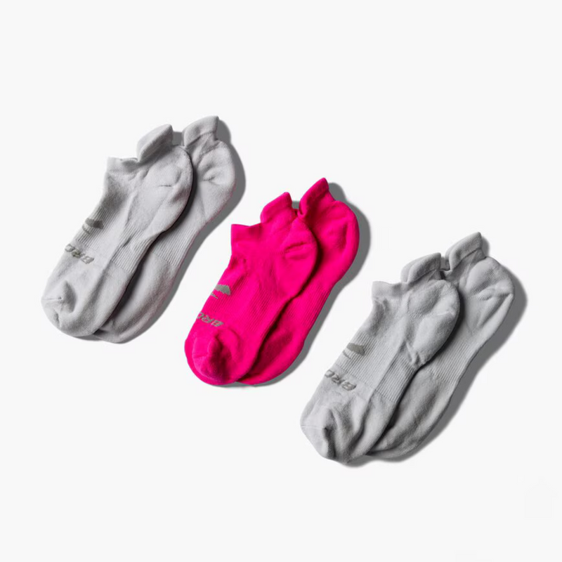 Brooks Run-In No Show 3-Pack Socks - Lt Grey/Pink/Lt Grey